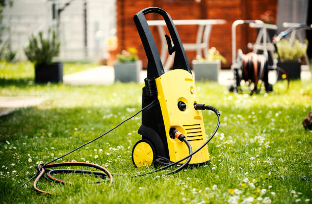 Best Pool Deck Cleaning  in Wauchula, FL